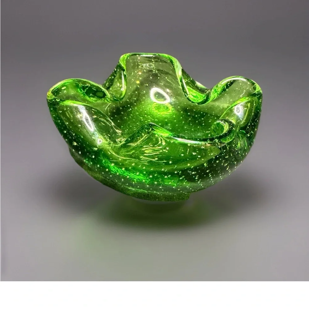 🔥 Vintage Handblown Emerald Green Controlled Bubbles Art Glass Trinket Dish - Picture 2 of 8